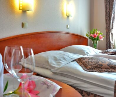 hotel room romantic meeting date 1261900